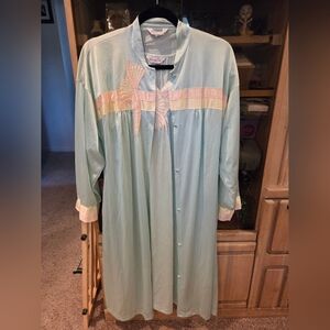 Vanity Fair 2 Piece Nightgown with Matching Robe